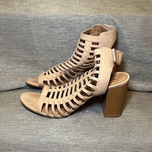 Nude sandals - Picture 2 of 4